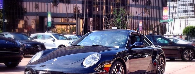 Beverly Hills Porsche Showroom is one of Lugares favoritos de Social Media Club.