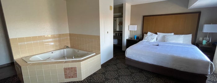 La Quinta Inn & Suites Las Vegas RedRock/Summerlin is one of Las Vegas, NV.