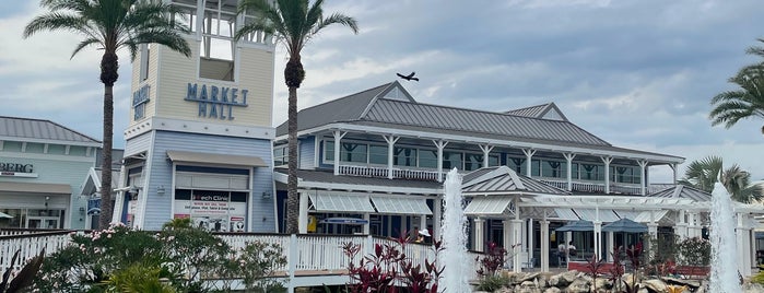 Tampa Premium Outlets is one of Lugares favoritos de Oliadys.