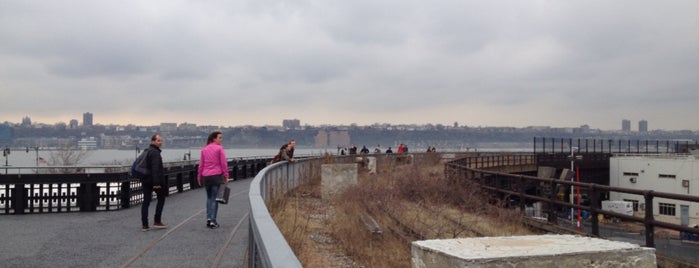 High Line is one of Lugares favoritos de Diana.
