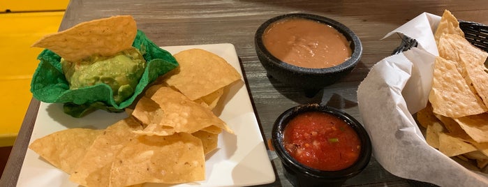 Los Tres Chiles Mexican Restaurant is one of New Places in town.