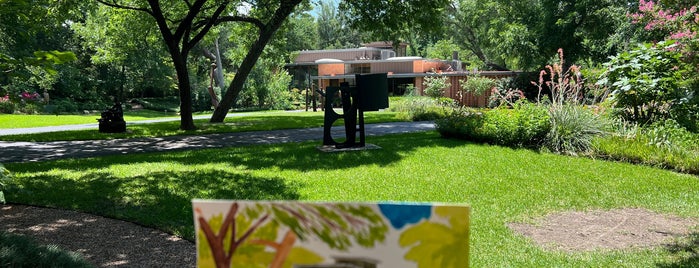 Valley House Gallery & Sculpture Garden is one of Places to go.