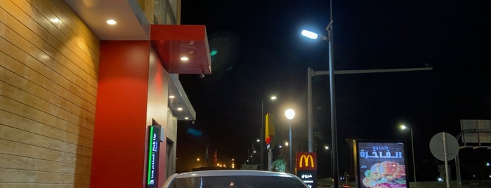 McDonald's is one of Orte, die Mr. Aseel gefallen.