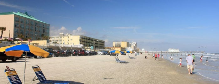 Daytona Beach At Botefuhr Ave is one of Lugares favoritos de John.