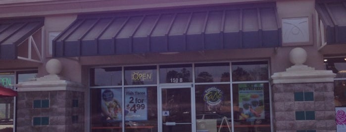 Tropical Smoothie Café is one of สถานที่ที่ Matt ถูกใจ.