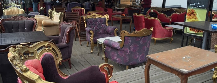 Cadde Okey Nargile Lounge is one of Lugares guardados de İsmail.
