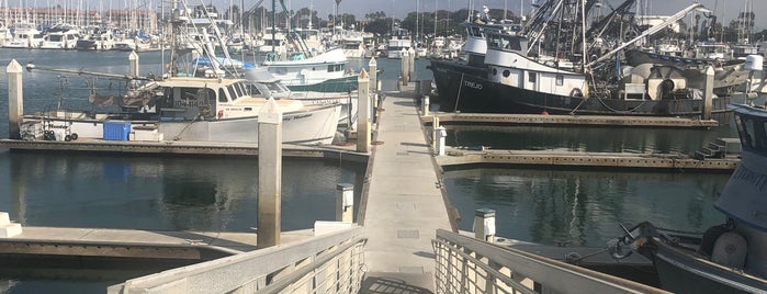 Ventura West Marina is one of สถานที่ที่ Simon ถูกใจ.