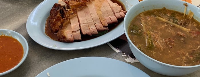 Sin Nam Huat Roasted Chicken & Duck Rice (新南發燒臘雞鴨飯) is one of Tempat yang Disukai Lynn.