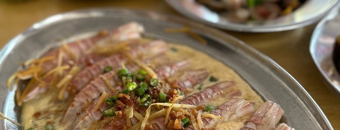 Suang Le Seafood 爽乐乐 河边海鲜 is one of Chinese Yumms.