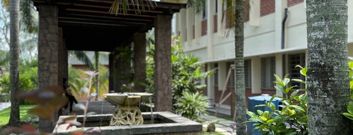 Tunku Abdul Rahman University College is one of Setapak.