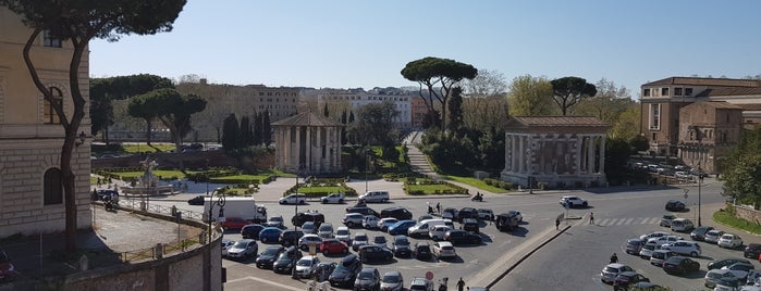 Rooms Of Rome is one of Rome.