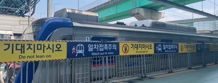 Sindorim Stn. is one of 가는곳곳.