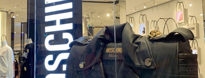 Moschino is one of Lieux qui ont plu à Draco.
