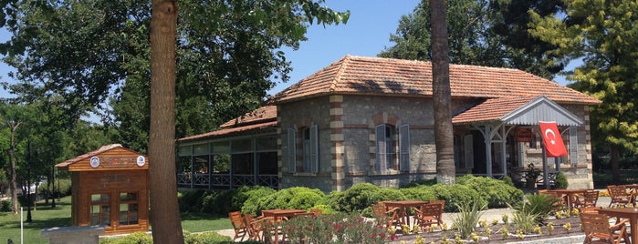 Cafe Carpouza is one of İzmir.