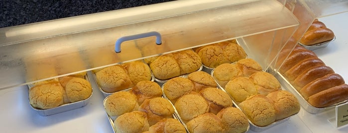Akko Bakery 雅閣餅屋 is one of Posti che sono piaciuti a KristiaMarie.
