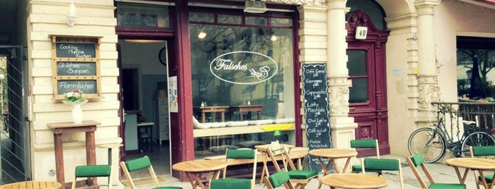 Falsches Café is one of Tempat yang Disimpan Tobi.