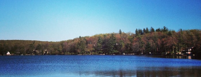 Lake Harmony is one of Tempat yang Disukai Jason.