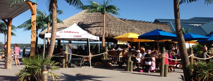Pelican Pete's Floating Bar & Grill on Lake Lanier is one of Posti che sono piaciuti a Ken.