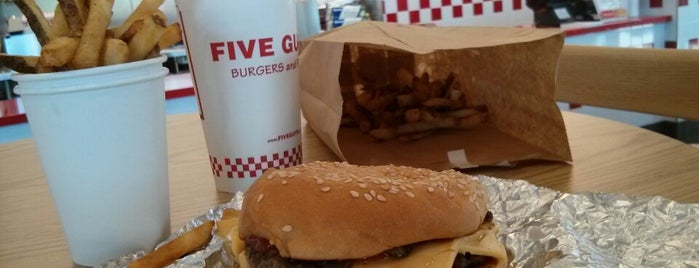 Five Guys is one of Lieux qui ont plu à Eric.