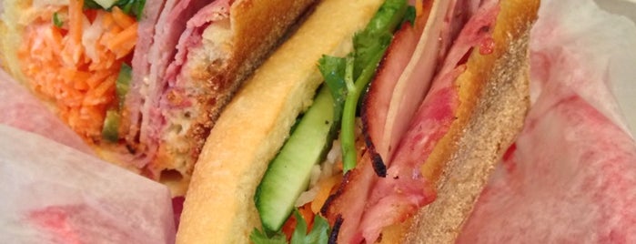 Xe Máy Sandwich Shop is one of Loriさんのお気に入りスポット.