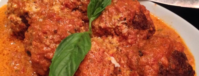 Millies Old World Meatballs And Pizza is one of Posti che sono piaciuti a Lori.