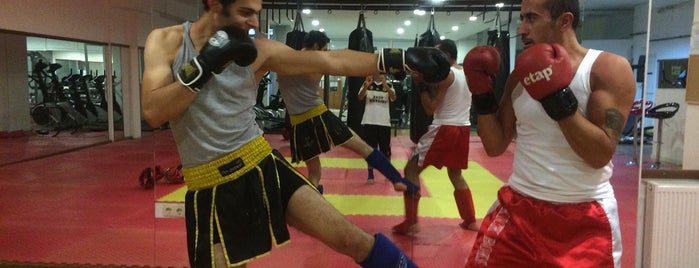 İstanbul Kickboxing Muaythai MMA Sport Club is one of İstanbulkickboks.com.