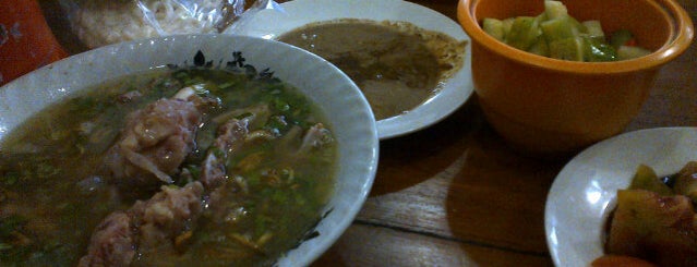 Sate Kambing Hanjawar "Ibu Aa" is one of Local Food JABOTABEK.