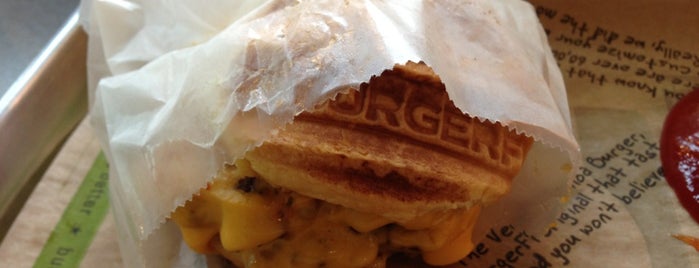 BurgerFi is one of Marcieさんのお気に入りスポット.