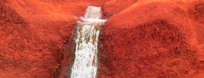 Red Dirt Falls is one of Orte, die Brian gefallen.