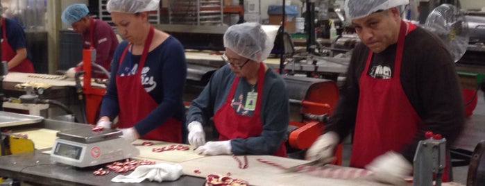 Hammond's Candies since 1920 is one of Brian’s Liked Places.