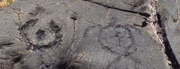 Petraglyphs is one of Orte, die Brian gefallen.