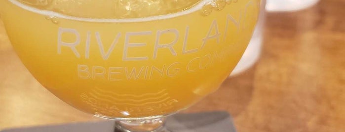 Riverlands Brewing Company is one of Chicago area breweries.