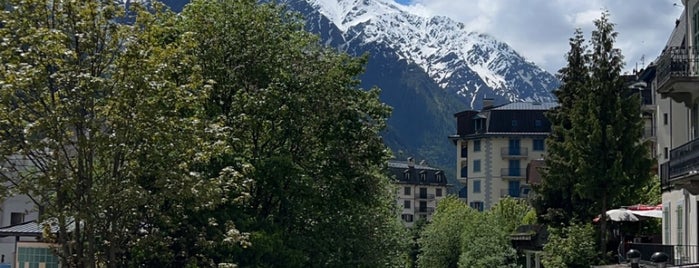 L'Atelier Cafe is one of Chamonix.