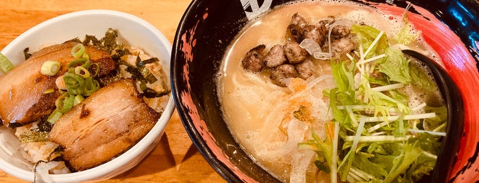 鶏豚らーめん ジャンキー is one of なんば周辺のラーメンまたは麺類店.