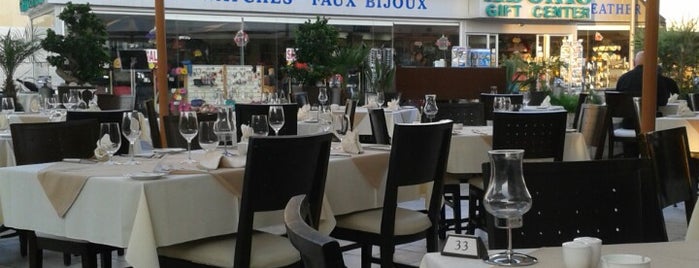 Sage Restaurant is one of Locais salvos de Nasir.