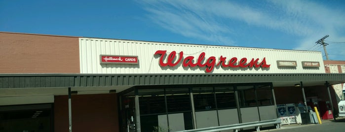 Walgreens is one of Tempat yang Disukai David.
