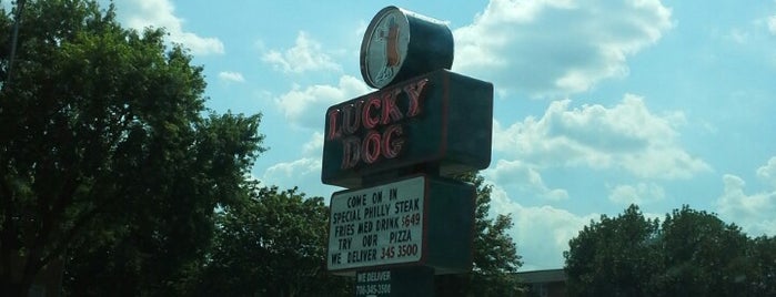 Lucky Dog is one of สถานที่ที่ Charron ถูกใจ.