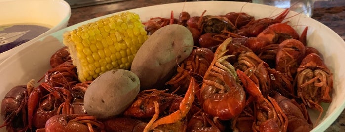 Crawfish Palace is one of Locais curtidos por Lauren.