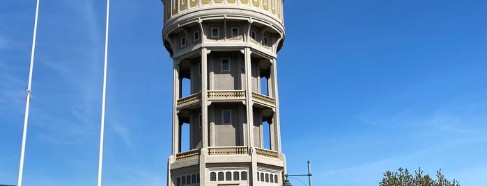Szent István téri víztorony is one of Segedin.