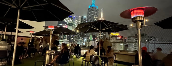 Curtin House Rooftop Bar is one of Melbourne CBD.