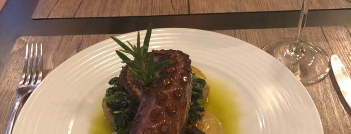 Droop - Food & Wine is one of Peq. Alm. & Lanche (Grande Porto).