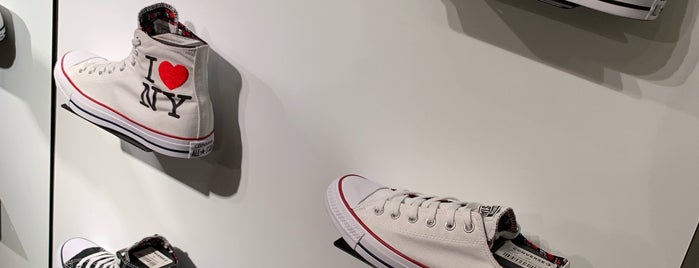 Converse is one of Timさんのお気に入りスポット.