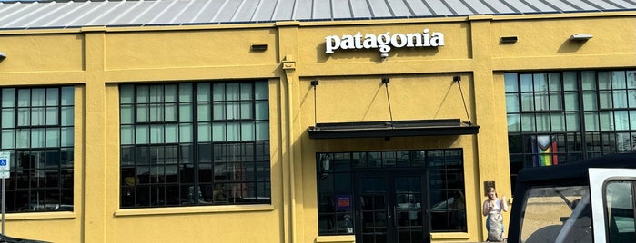 Patagonia is one of Hawaii🌴🌺🌈💙 ①.