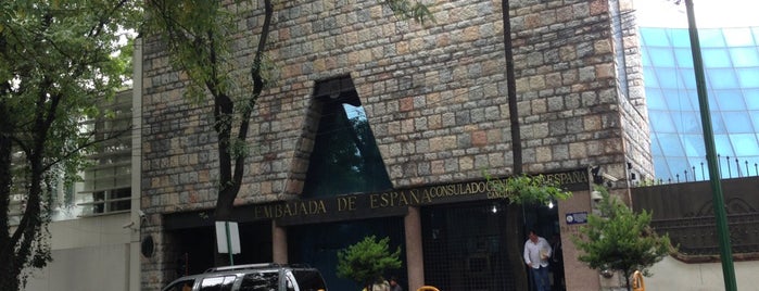 Embajada de España is one of Tempat yang Disukai Carlos.