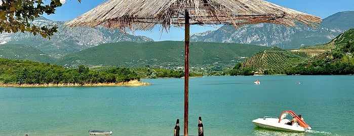 lake komani is one of Albanie.