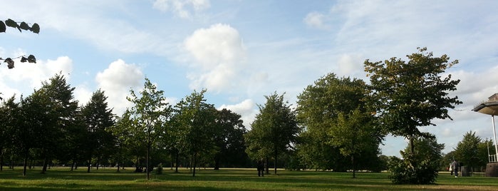 Kensington Gardens is one of Atheerさんのお気に入りスポット.