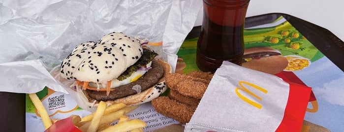 McDonald's is one of Food-razzi•.