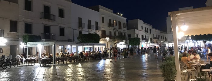 Piazza Madrice is one of Favignana.