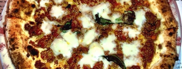 Pizza Emirgan is one of Özgür: сохраненные места.