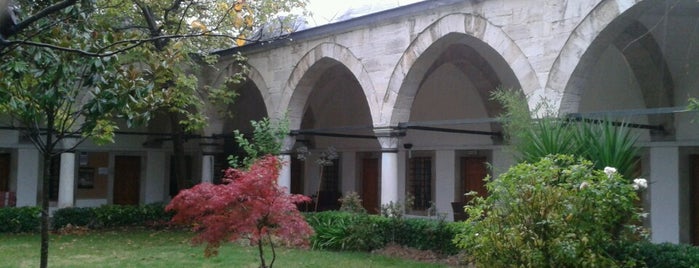 İSM (İlimler ve Sanatlar Merkezi) is one of Acaibu'l-Mahlukat.